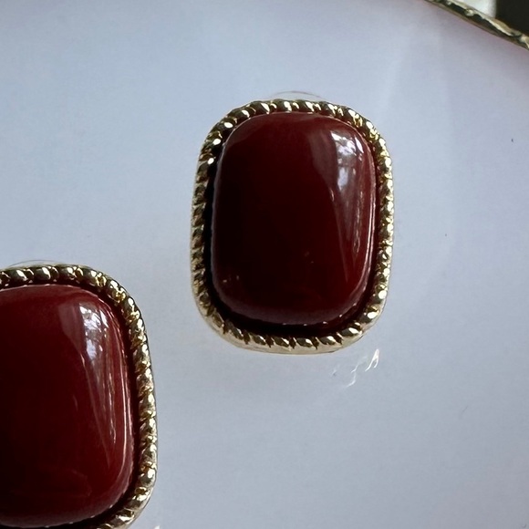 Zara retro pearl 
Red and gold Earrings - Picture 6 of 11